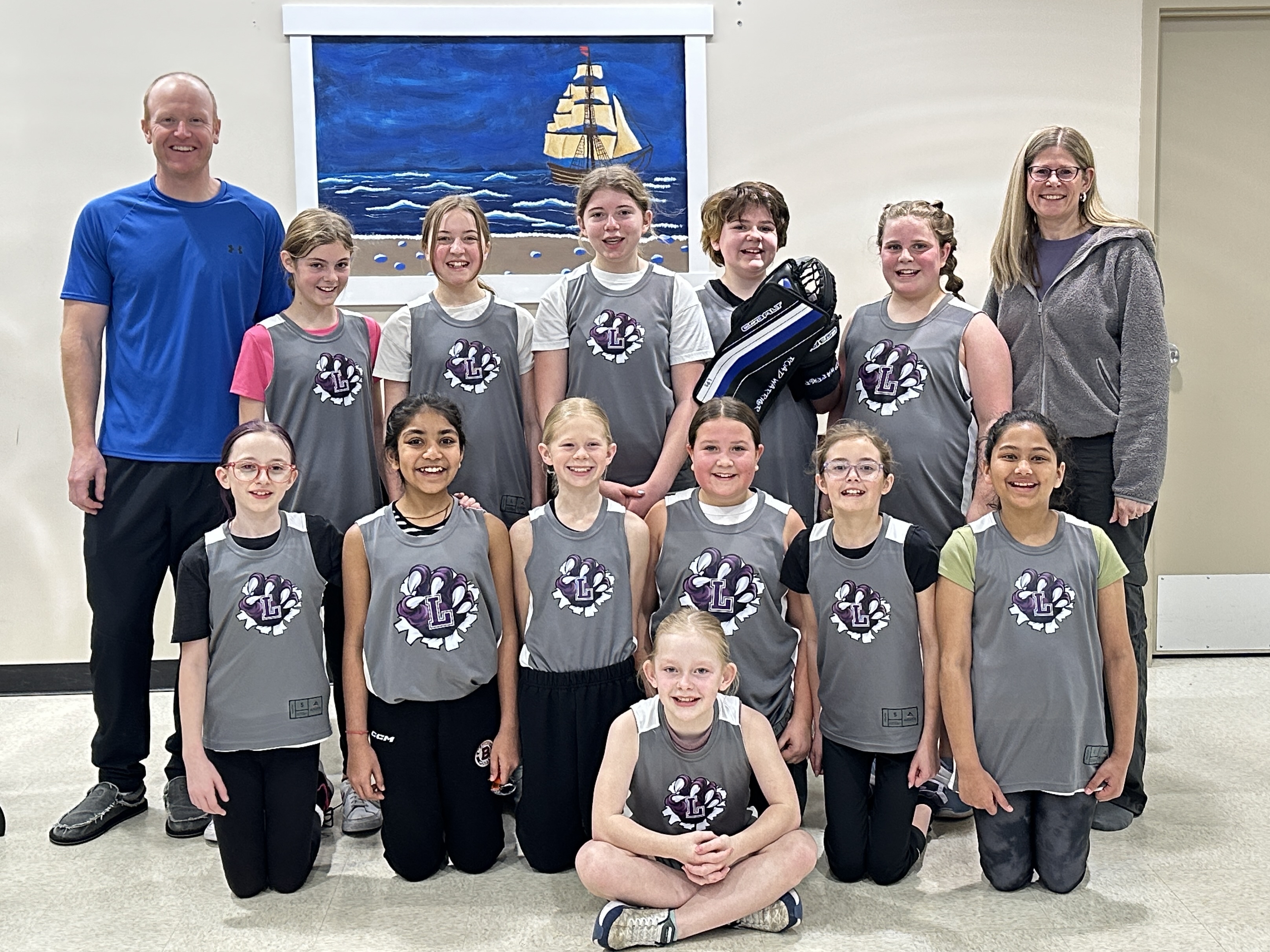 girls 5.6 floor hockey team pic